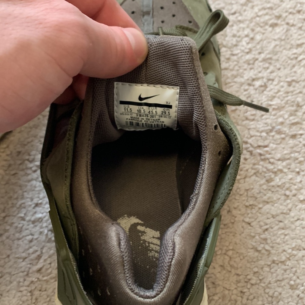 Nike Air Hurache - image 4